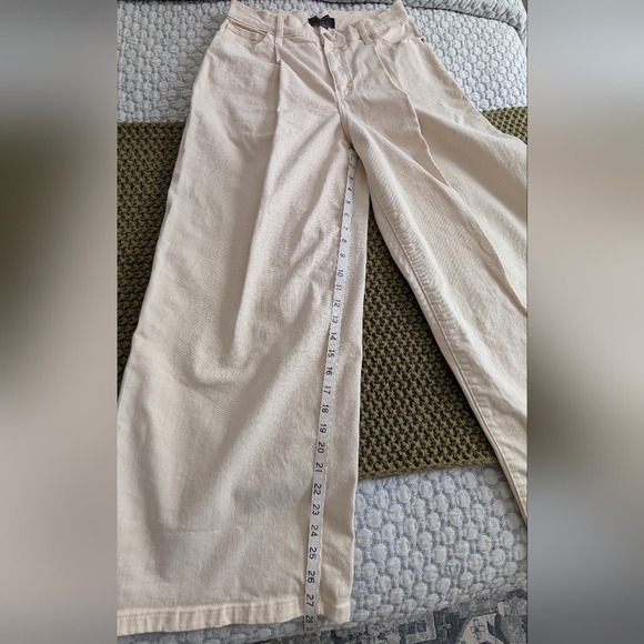 Banana Republic Factory Cream Petite Wide Leg Jeans - Picture 4 of 11